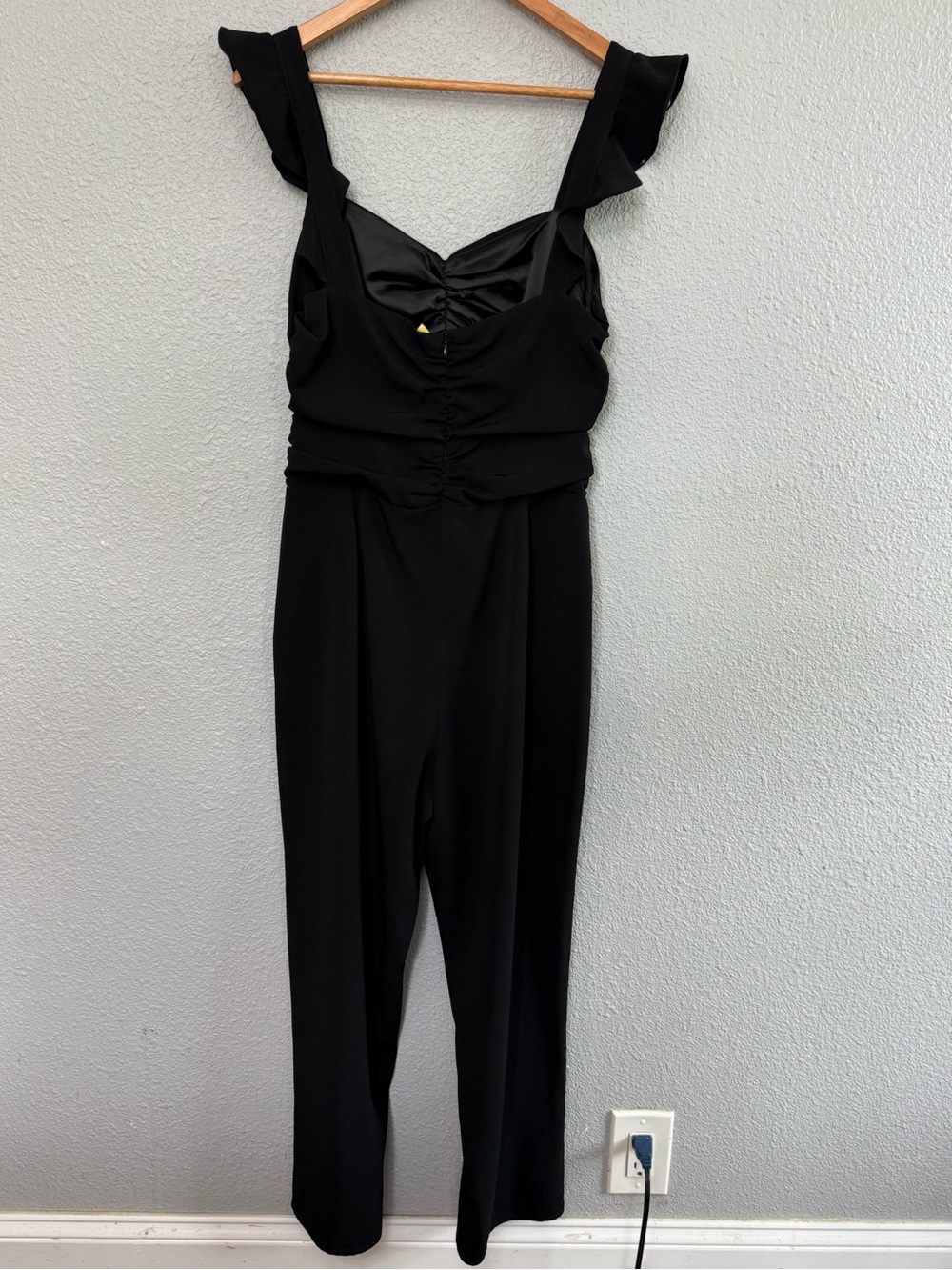 Lovers + Friends Know Jumpsuit Size Medium Ruffle Sleeves - Picture 6 of 8